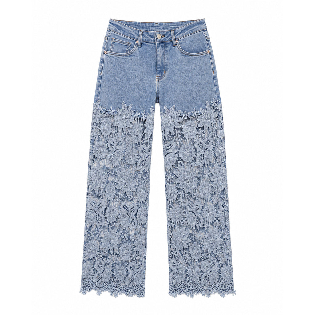 Vaquero recto azul claro con encaje floral